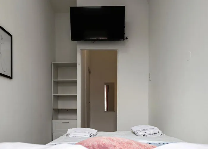 Elegant Private Close To Millennium