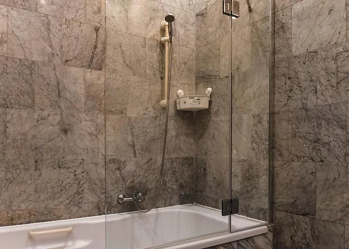 Elegant Private Close To Millennium *